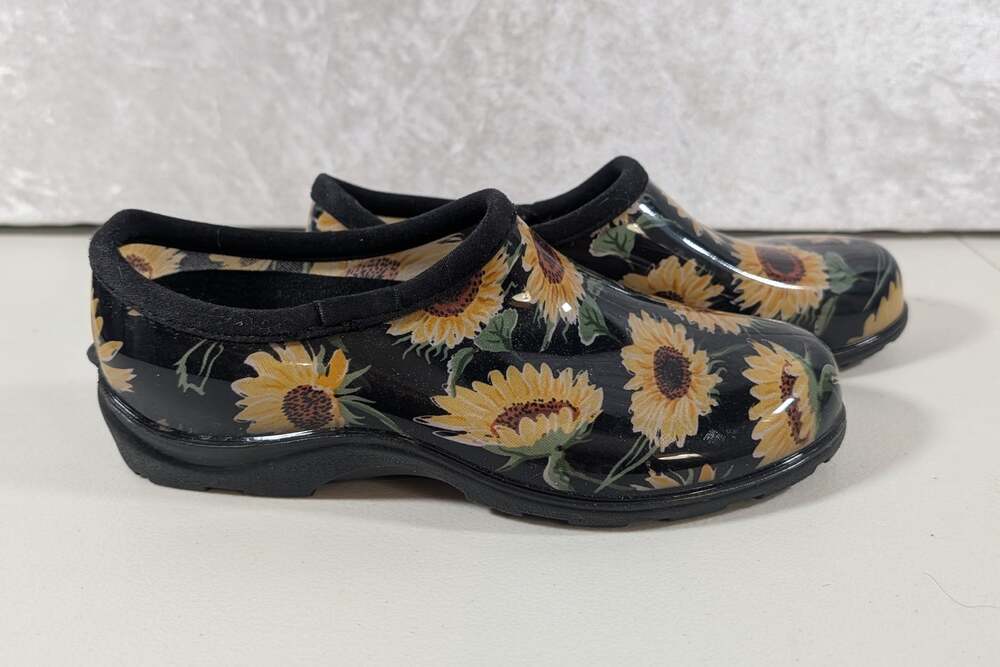 Sloggers Womens Size 8 Black Sunflower Print Waterproof Garden Clogs Slip On NEW
